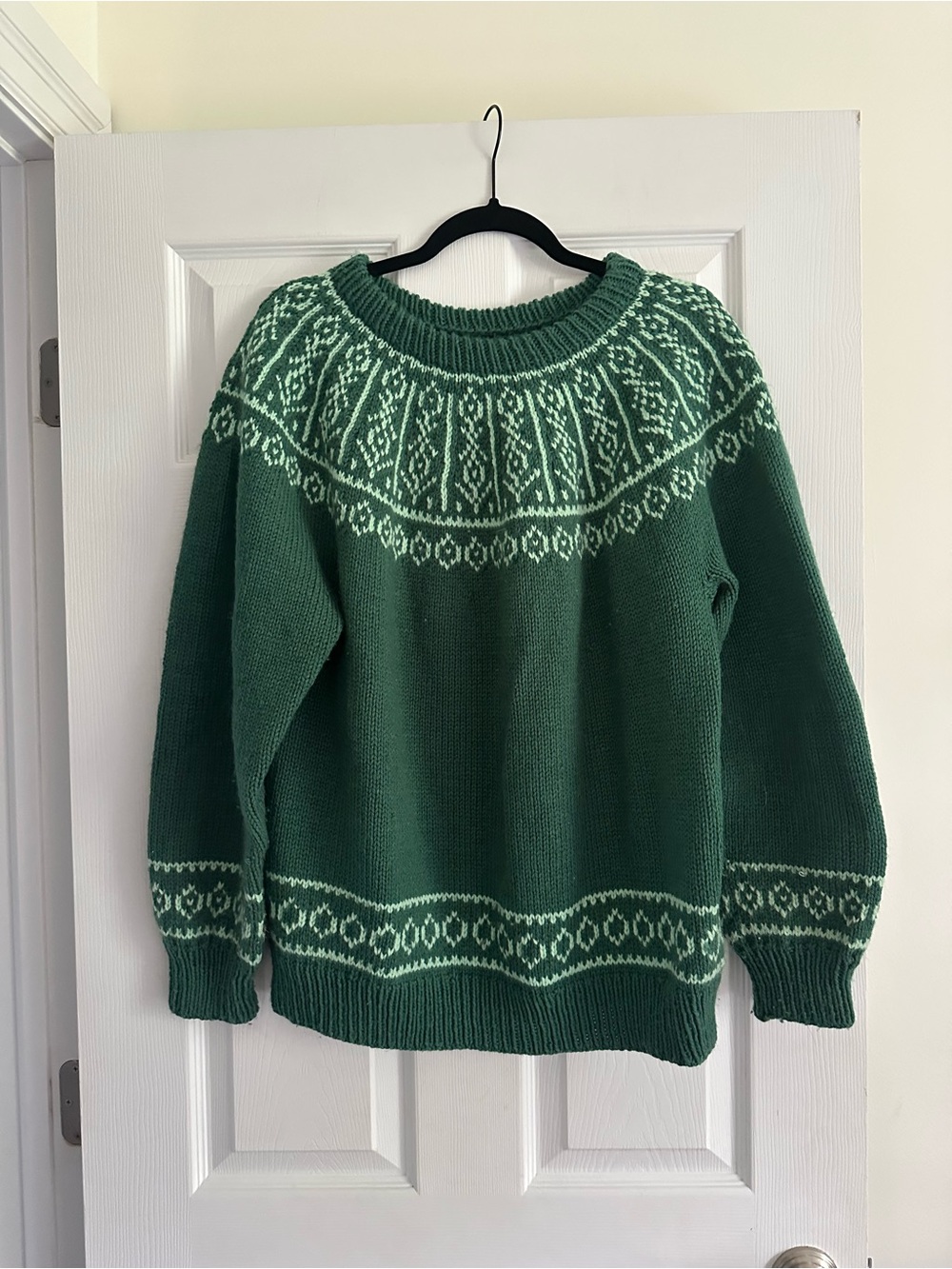 Size XL Handmade Women’s Green Fair Isle Nordic Knit Sweater - Picture 3 of 6